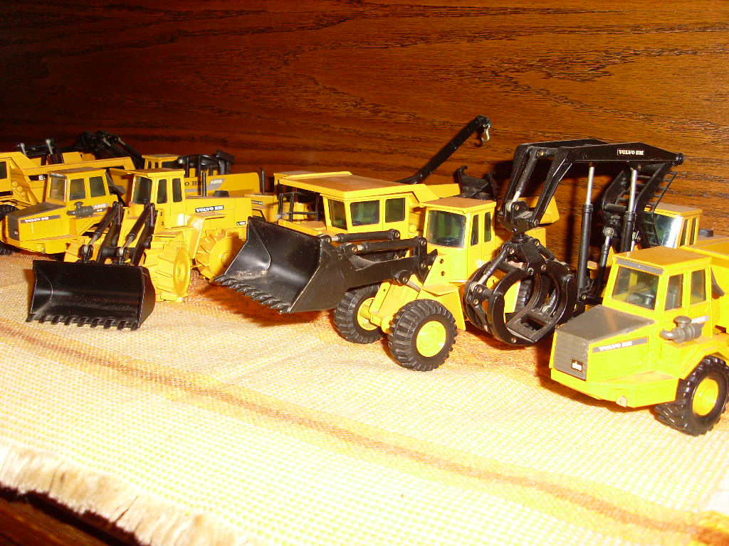 Verkaufe meine geliebte Baumaschinen Modelle  - Sonstige Spiele Hobby - Burbach