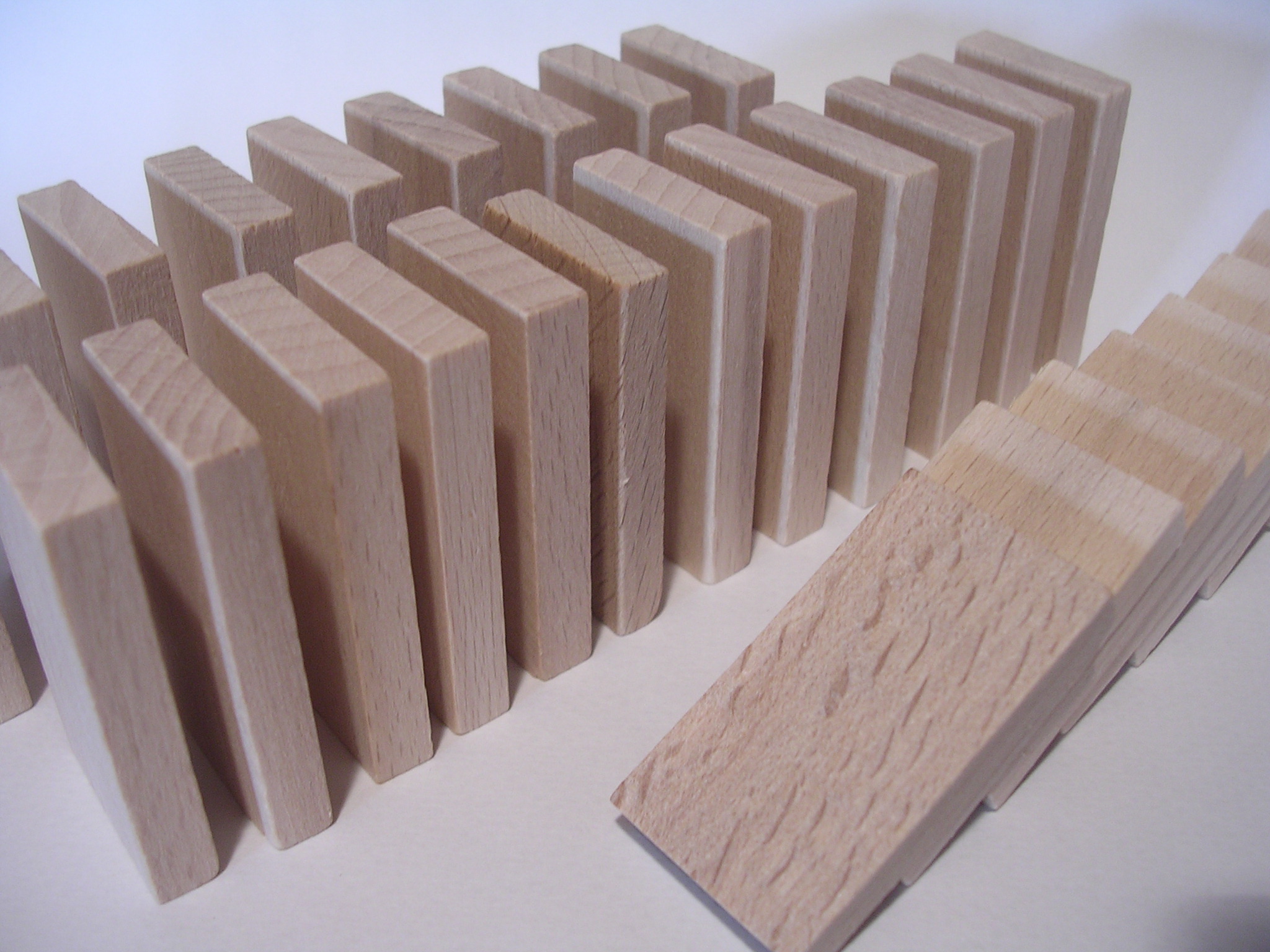 1000 Stk Dominosteine aus naturbelassenen Holz - Brett Gesellschaftsspiele - Lohnsburg