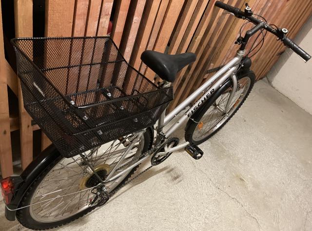 Damenfahrrad MTB Fischer, Räder 26 Zoll, Rahmenhöhe 49½ cm, 18 Gänge, Licht - Sonstige Spiele Hobby - München
